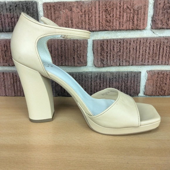 NWOT Franco Sarto Dima Genuine Leather Heeled Sandals in Beige Sz. 9 - Picture 10 of 13